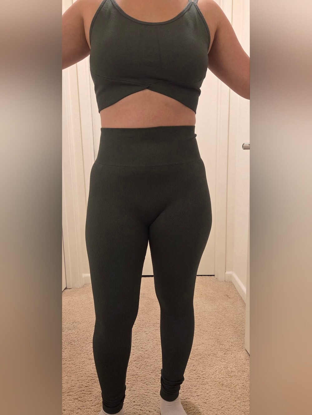 Activewear Matching Set High-Waist Leggings + Sport Bra in evergreen Size L